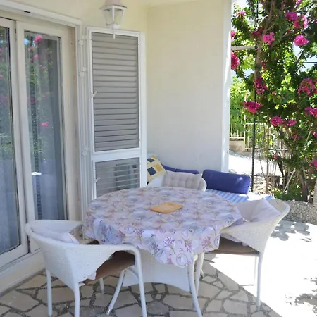 Garden House Apartment
